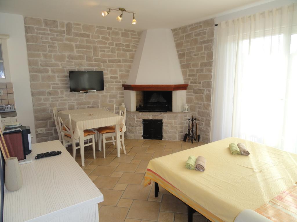 Apartment Lorenzo Помер Экстерьер фото