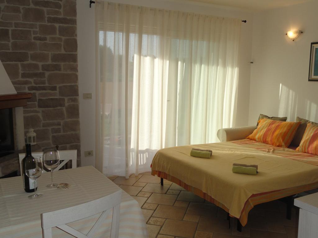 Apartment Lorenzo Помер Экстерьер фото