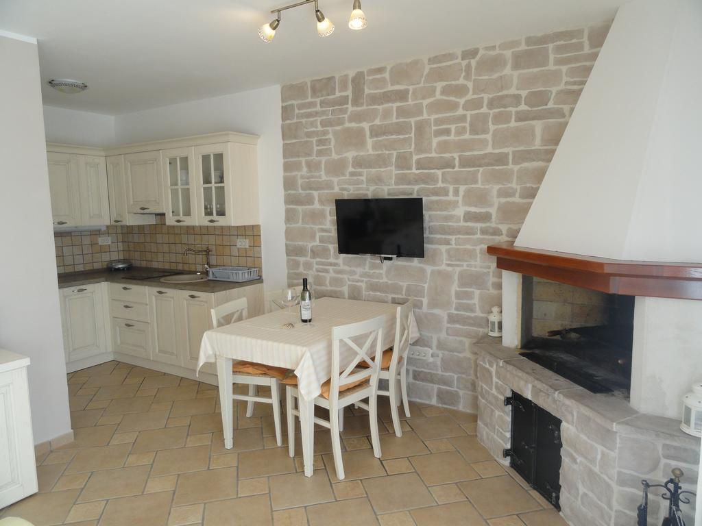 Apartment Lorenzo Помер Экстерьер фото